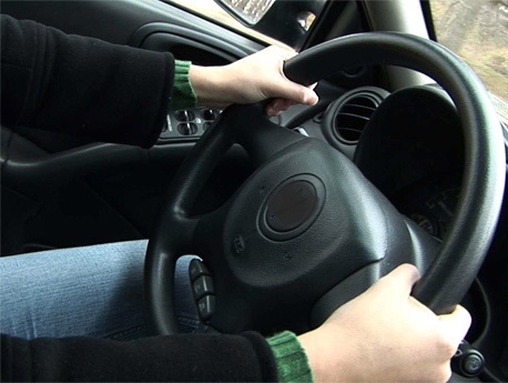 Un şofer gălăţean a BLOCAT TRAFICUL pe o stradă întreagă