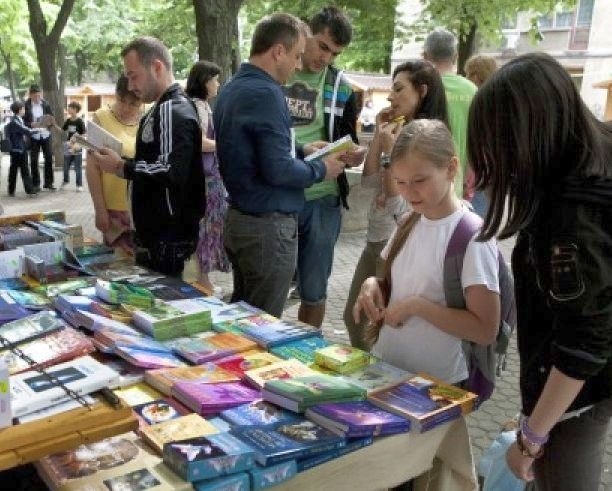 Miercuri ÎNCEPE Festivalul Naţional al Cărţii AXIS LIBRI