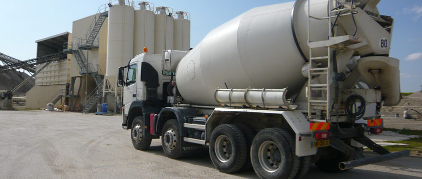 Firmă de betoane, amendată de Garda de Mediu