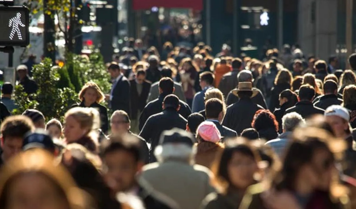 Spor natural negativ în aprilie. De două ori mai multe decese decât naşteri