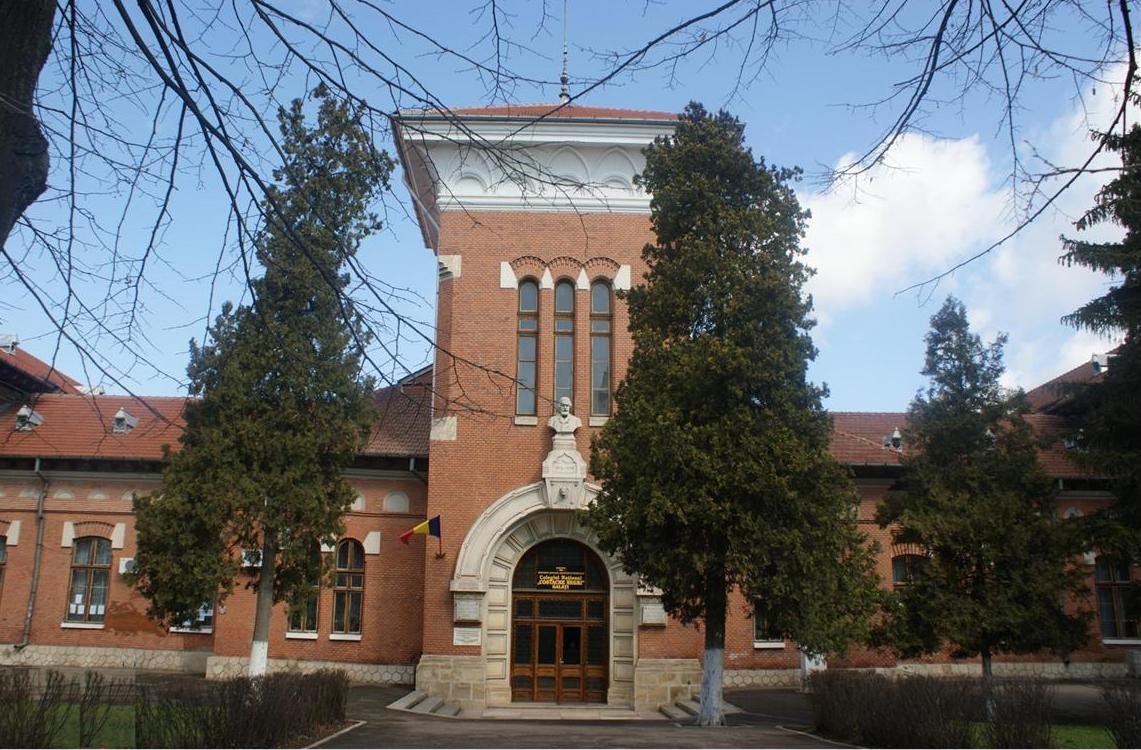 Liceeni de la "Costache Negri" vor studia şi limba chineză/ Vineri, oaspeţi din China: profesorul Kong Xiangzhen