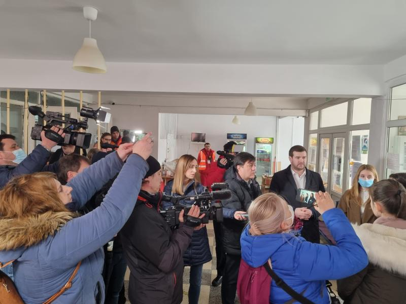 Controale la distribuitorii care au triplat prețul uleiului. Ministrul Economiei dă asigurări că avem stocuri suficiente