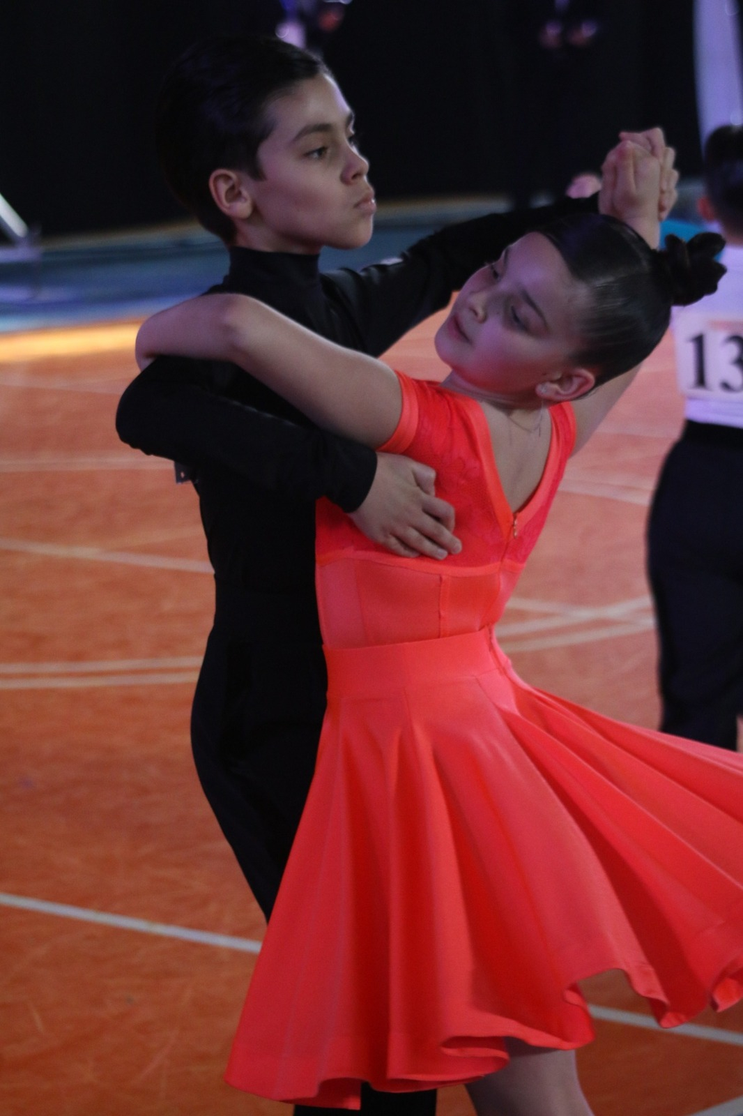 Elevi ai Şcolii Nr. 33, performanță în paşi de dans, cu rigoare matematică