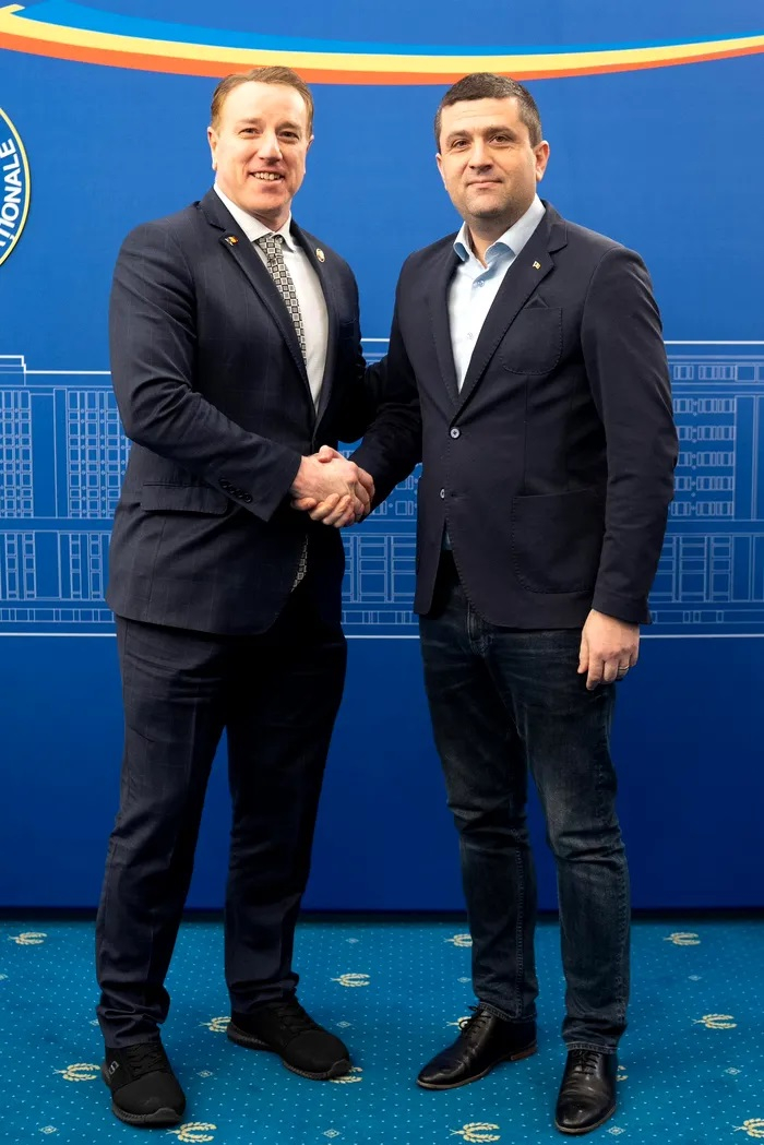 Ne plac întâmplările banane cu miruțe și blugi Pyramid