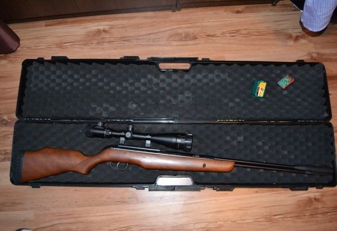 VIDEO/ Mai multe familii de romi au fost lăsate fără arme! Iată ce au găsit poliţiştii la percheziţii