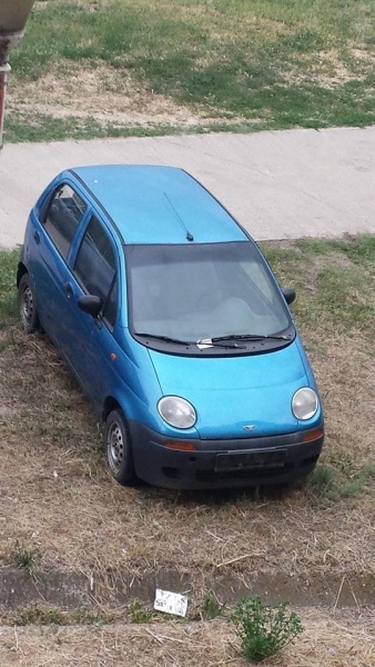 RABLELE ABANDONATE ocupă locuri de PARCARE şi spaţii verzi