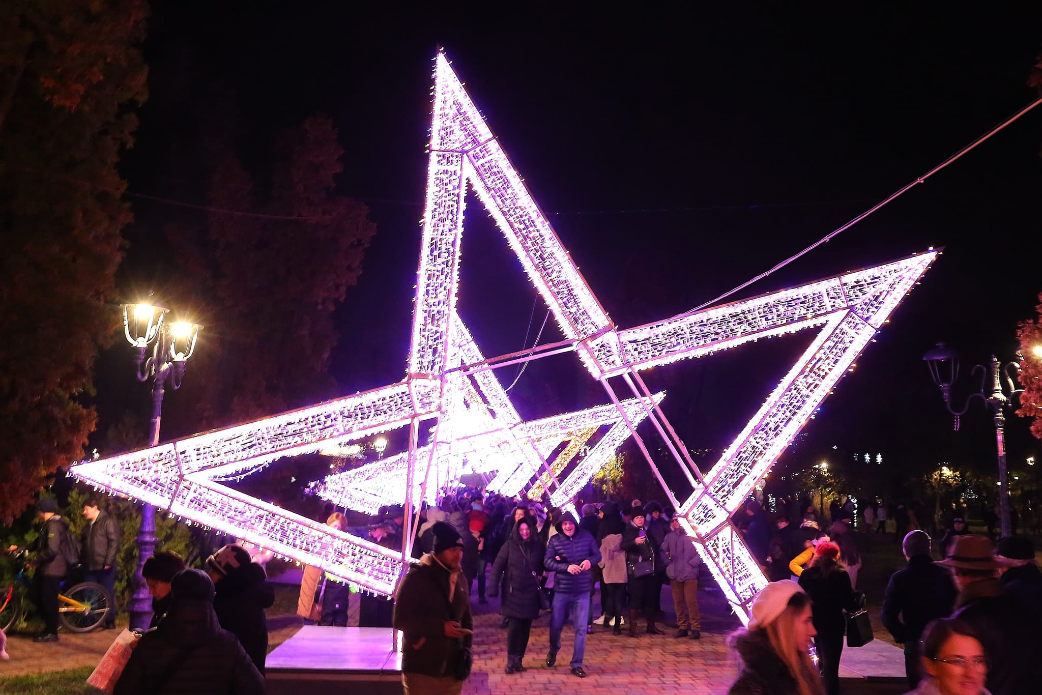 Concept personalizat de 6,5 milioane de lei pentru iluminatul festiv