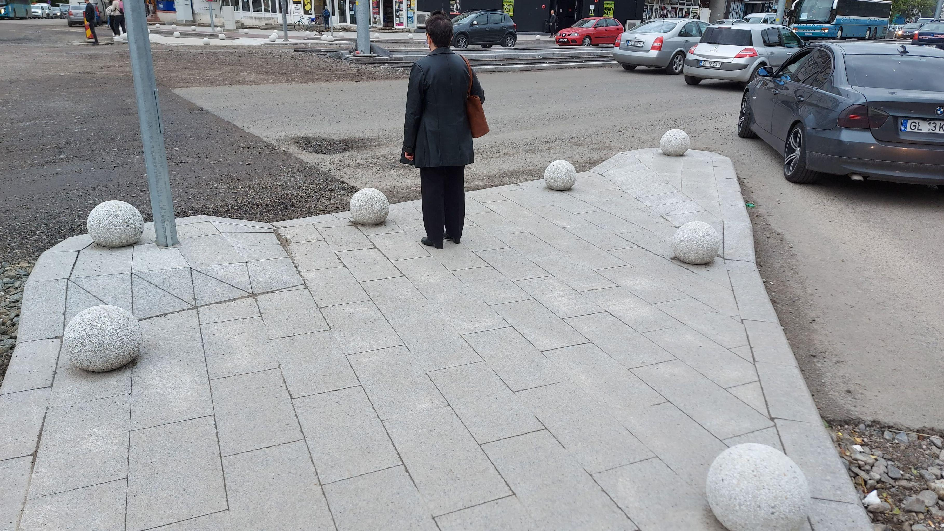 „Oraşul bilelor din beton în care ne rupem gâtul” (FOTO)