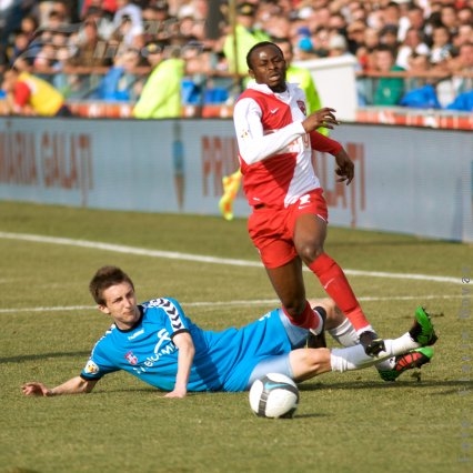 Muşcaţi de „câinii roşii” după o primă repriză execrabilă: 2-3