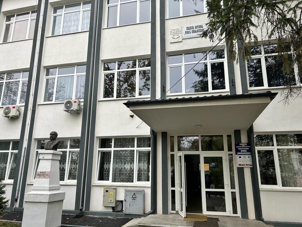 Sală de sport la Colegiul Naţional „Mihail Kogălniceanu”