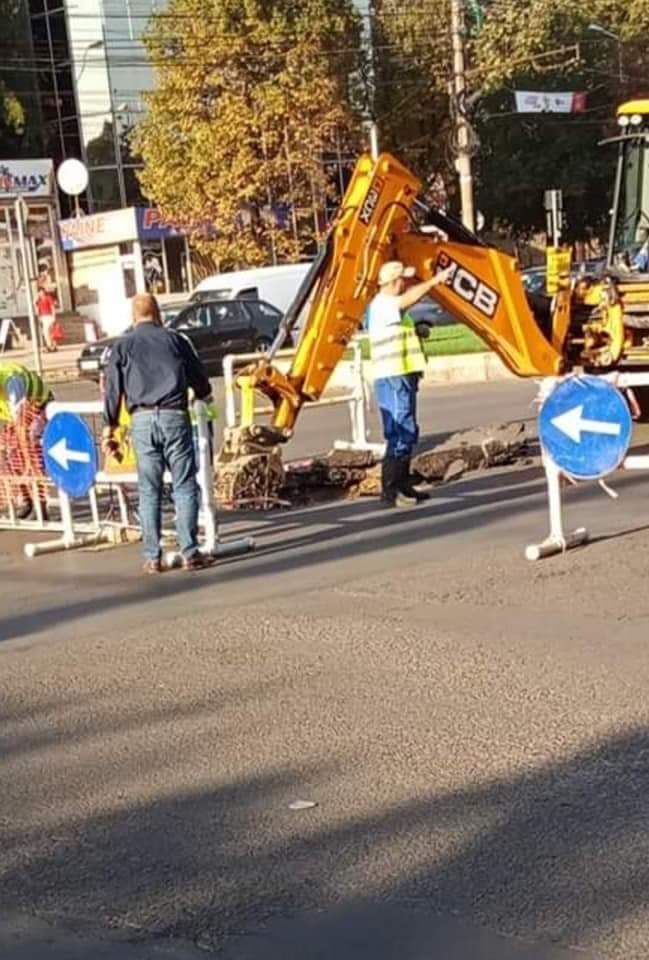 O nouă avarie, o nouă surpare. Trafic restricționat pe Brăilei