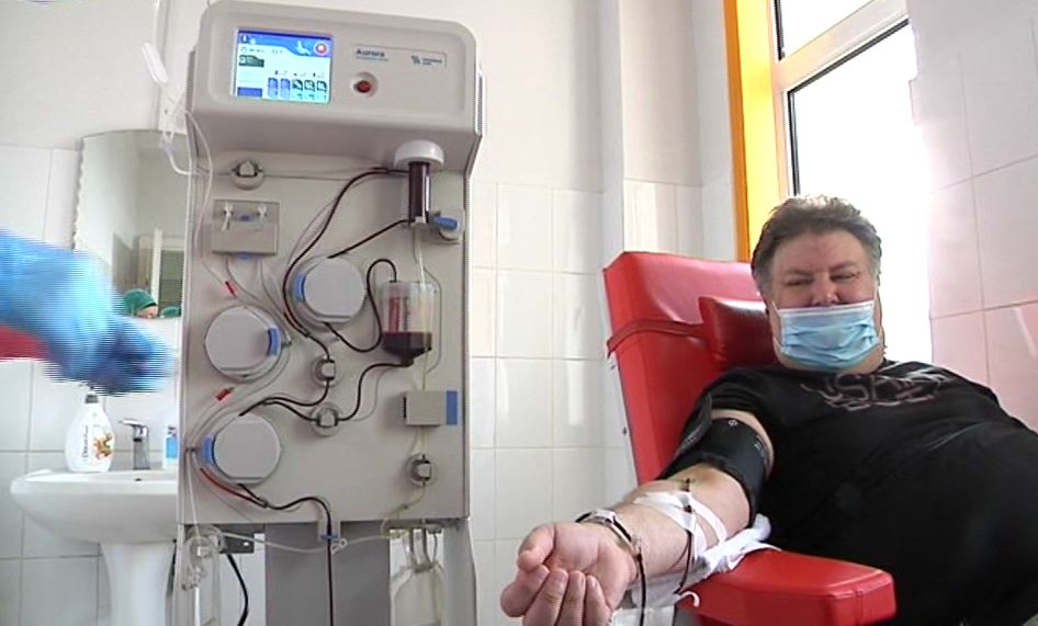 A scăpat de COVID-19, după tratamentul cu plasmă