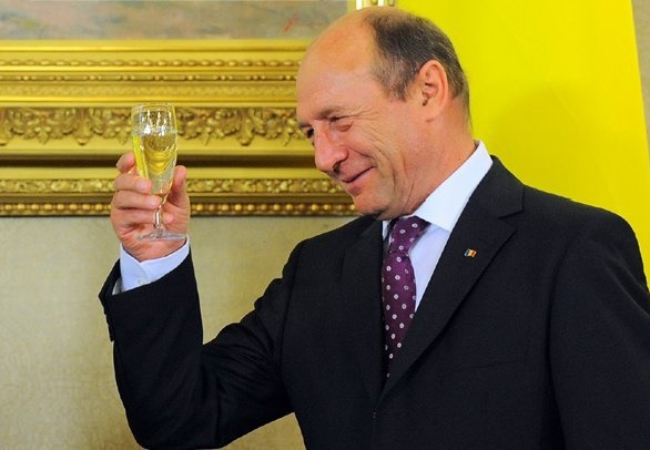 Micuța Unire și limba de lemn