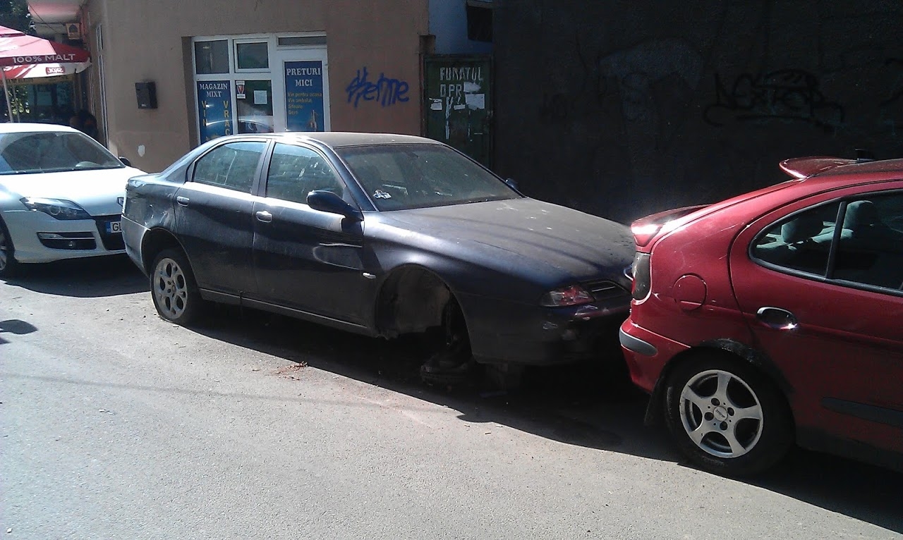 SESIZEAZĂ CITITORII „Vieţii libere”. Pe unde mai sunt RABLE ABANDONATE în cartierele gălățene