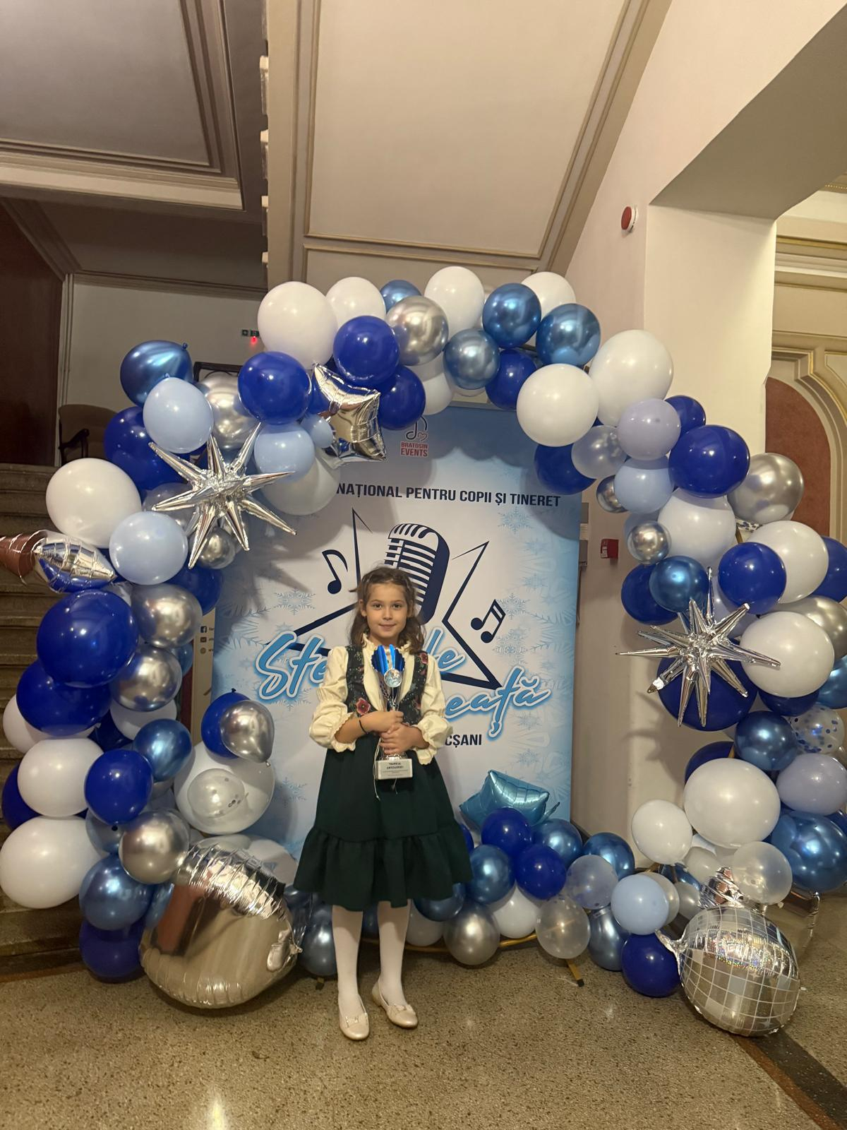 O micuţă pianistă gălăţeancă a terminat 2025 în forţă. Premii şi recunoaştere naţională şi internaţională (VIDEO)