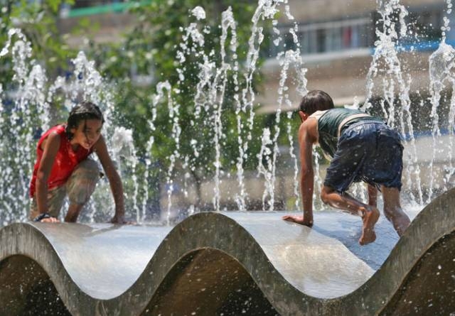 Canicula a făcut deja o victimă la Galaţi / 70 de apeluri la 112 în doar câteva ore 