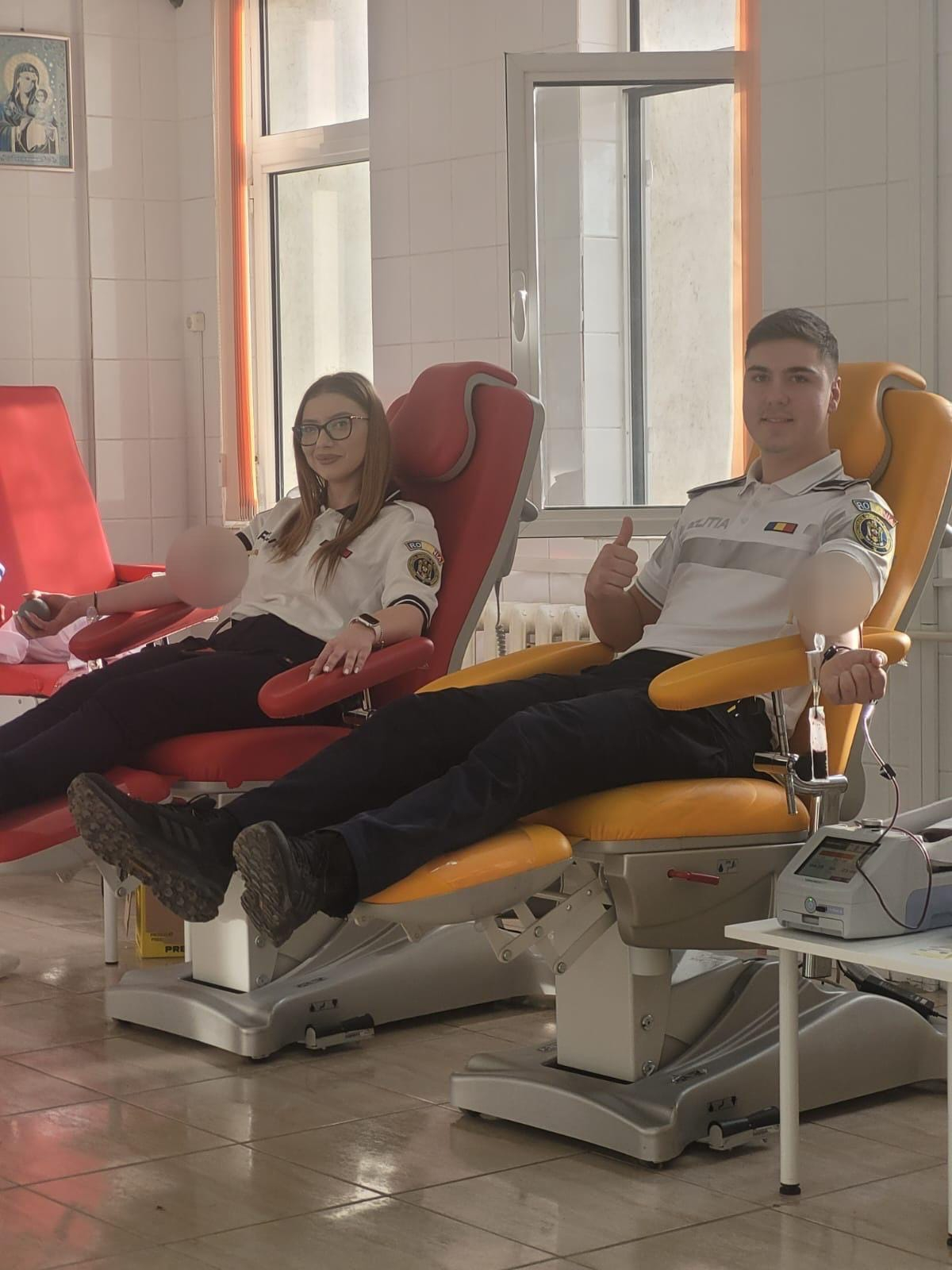 Agenții de circulație au donat sânge pentru a salva vieți