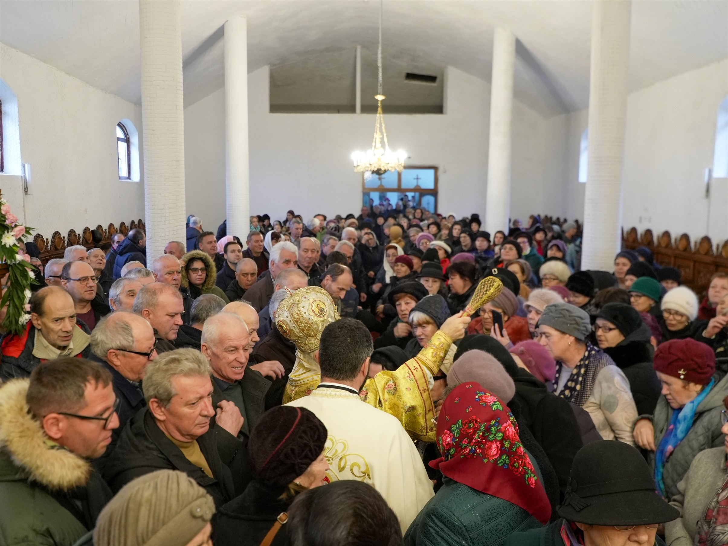 Binecuvântare la Biserica ”Sfânta Filofteia”, după rugăciunea pentru ctitorii Catedralei Arhiepiscopale