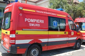 FEMEIE dusă la spital în COMĂ ALCOOLICĂ