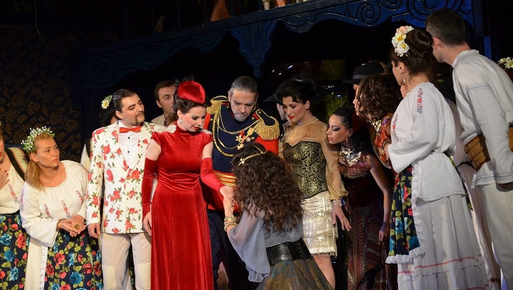 Deschidere de stagiune veselă la Teatrul "Nae Leonard". Contesa Maritza se întoarce duminică