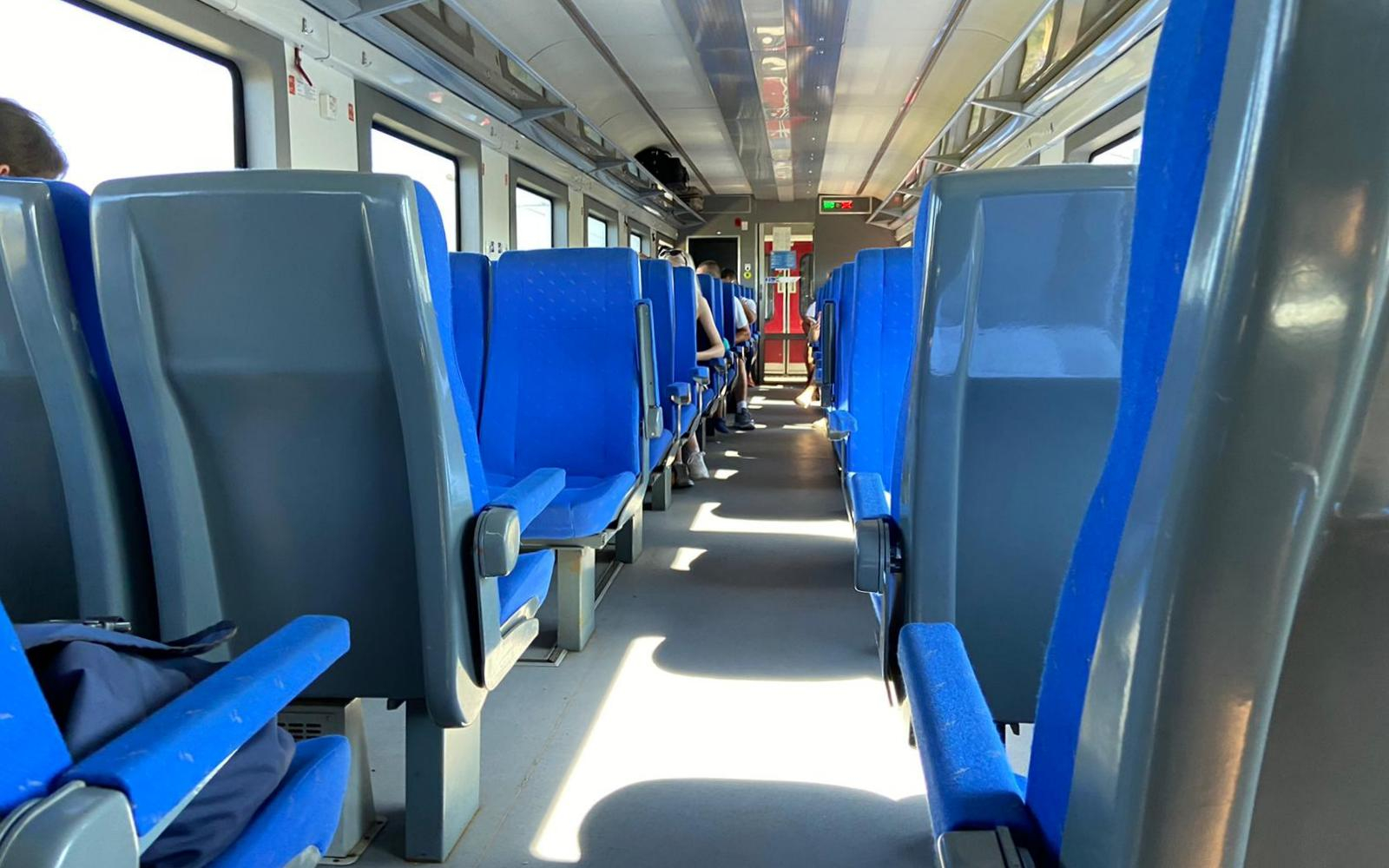 Studenții își vor putea rezerva online călătoria cu trenul