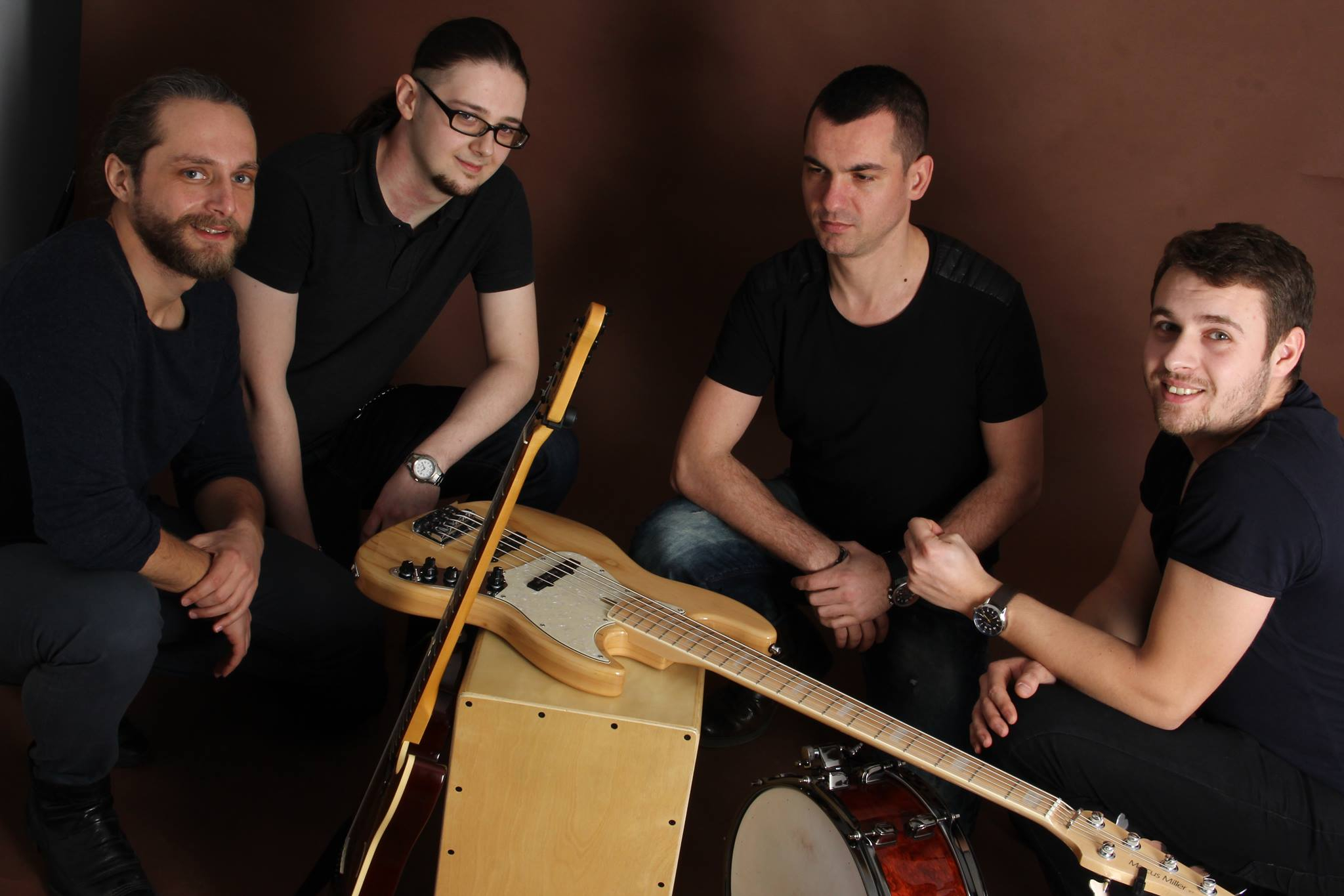 Hippie Band - lansarea videoclipului "Paradis"