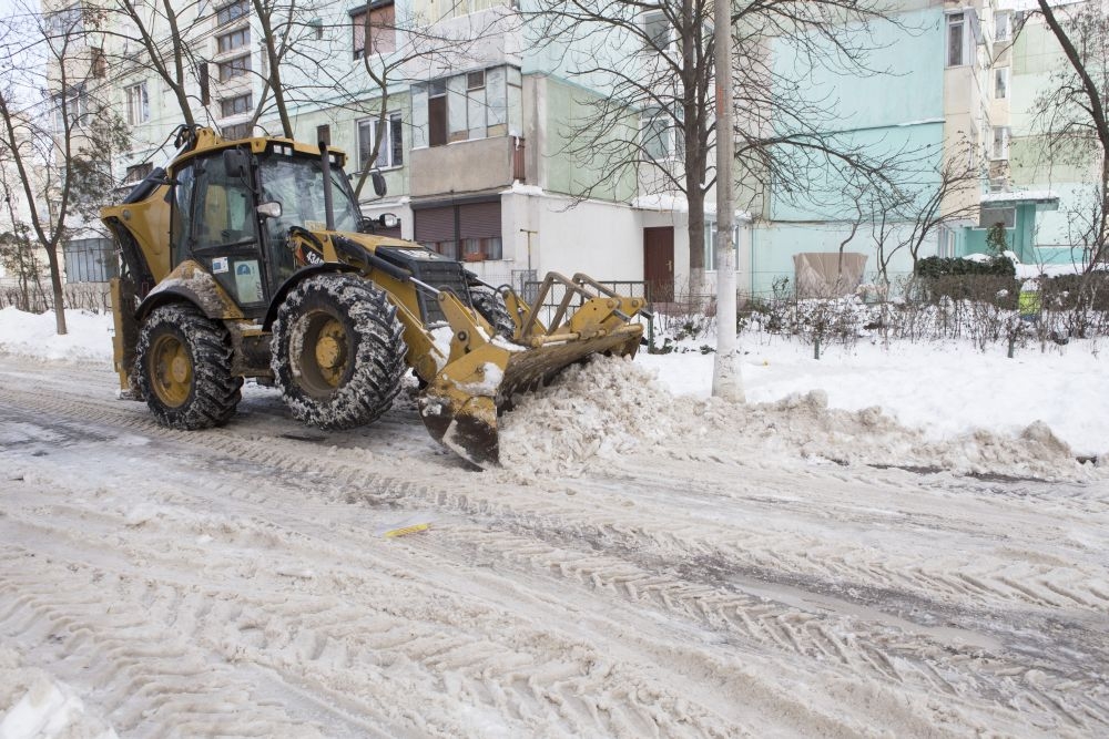 Câte utilaje vor interveni pentru deszăpezire, la primul examen al iernii