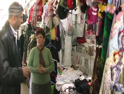 Pieţarii din Centru şi Micro 38 – scuturaţi de Poliţie