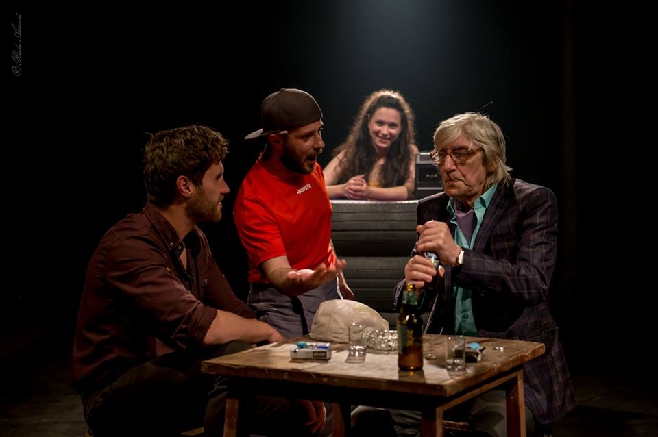 Actorii Teatrului "Maria Filotti" joacă piesa "Acasă la tata", pe scena Dramaticului