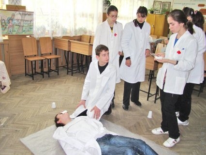 175 de „sanitari pricepuţi”