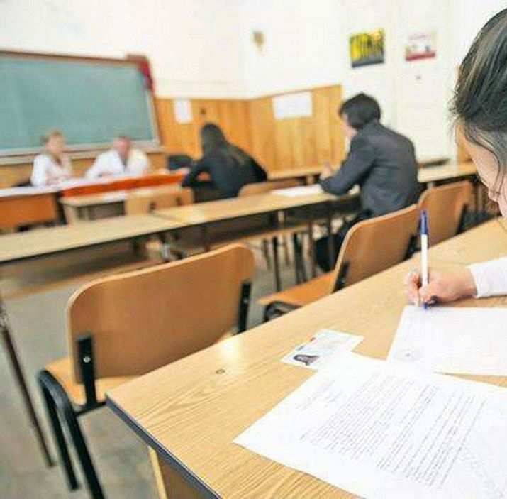 Trei menţiuni şi o calificare în lotul lărgit la Naţionala de Chimie