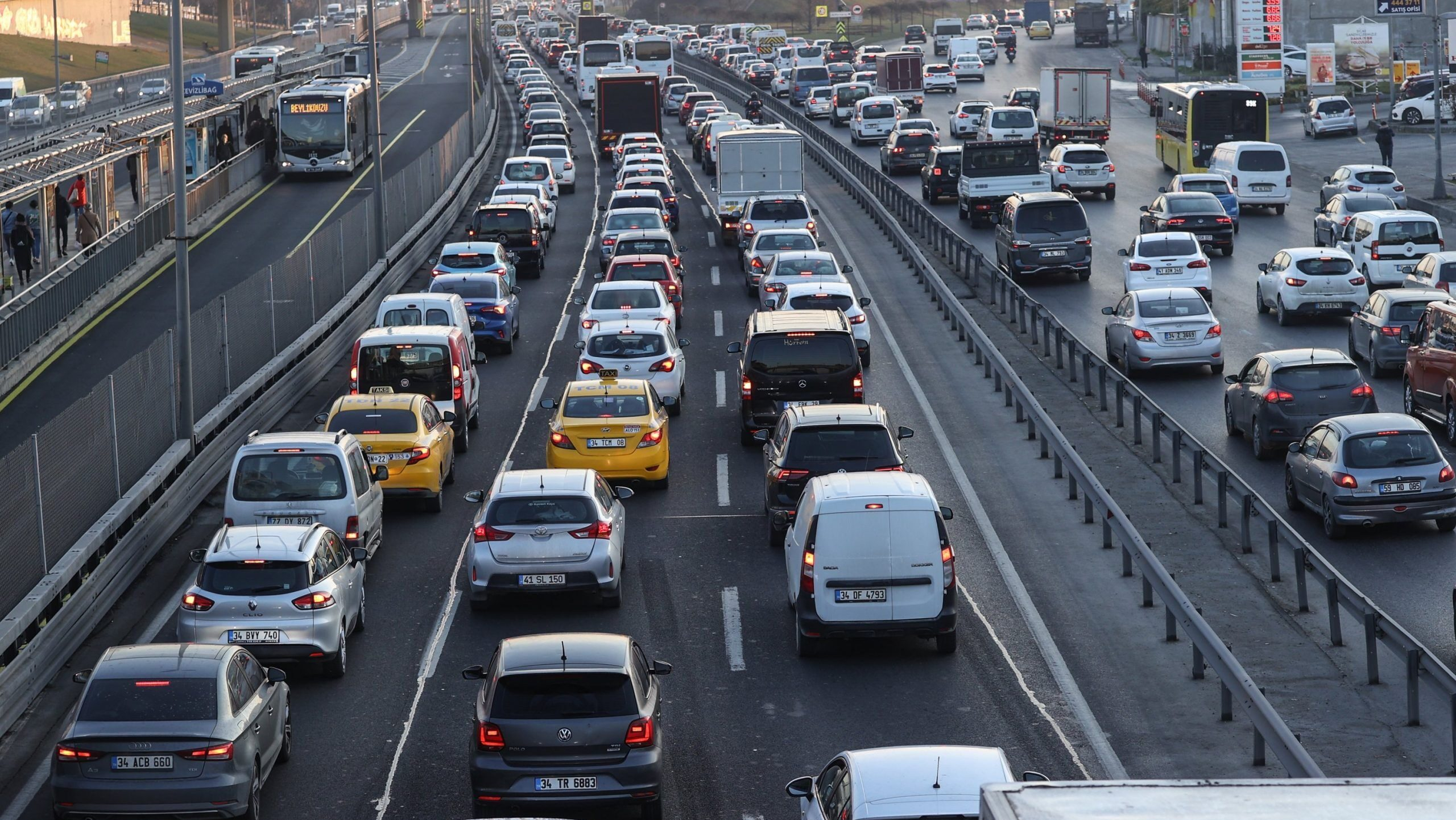 Monitorizare și sancțiuni simplificate în traficul de pe şoselele româneşti