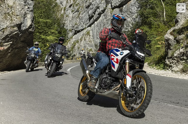 Președintele Cehiei, vacanţă pe motor în România