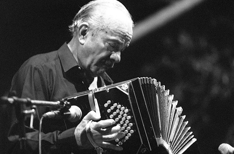 Oameni de seamă. Astor Piazzolla, muzicianul care a revoluționat tangoul