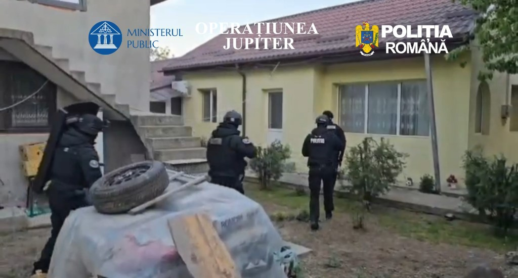 Copiatori de ”filmulețe”, călcați de poliție după trei ani