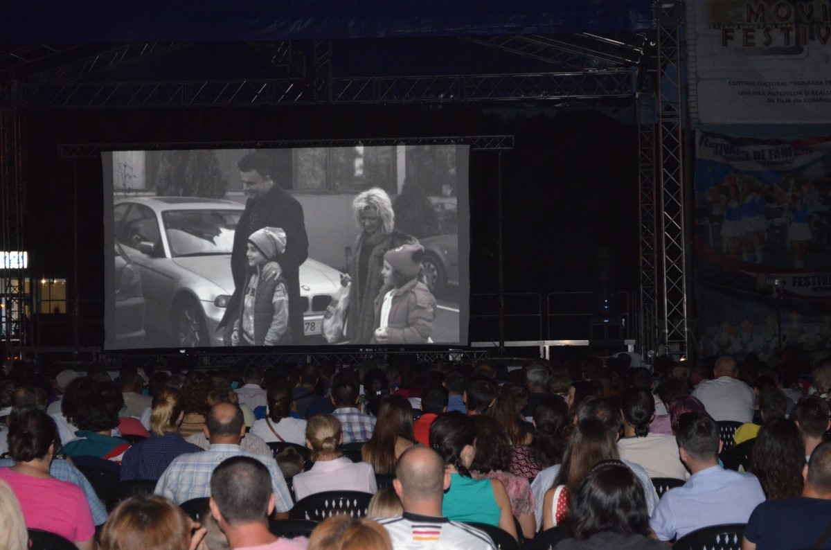 CINEMATOGRAF în aer liber, timp de cinci zile. INTRARE GRATUITĂ. Află PROGRAMUL