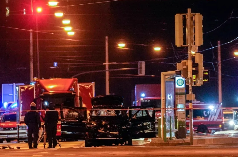 Atac terorist la un târg de Crăciun din Germania. Cel puțin cinci oameni au murit