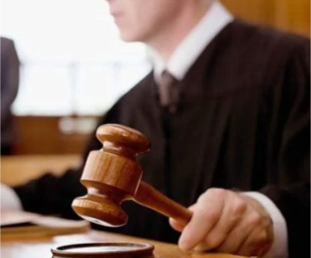 I-a aplicat fiului o corecție cu cuțitul