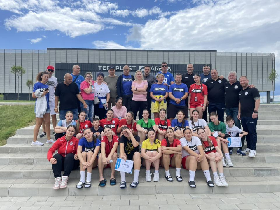 Din sportul gălăţean. Junioarele II de la CSU, în fruntea seriei