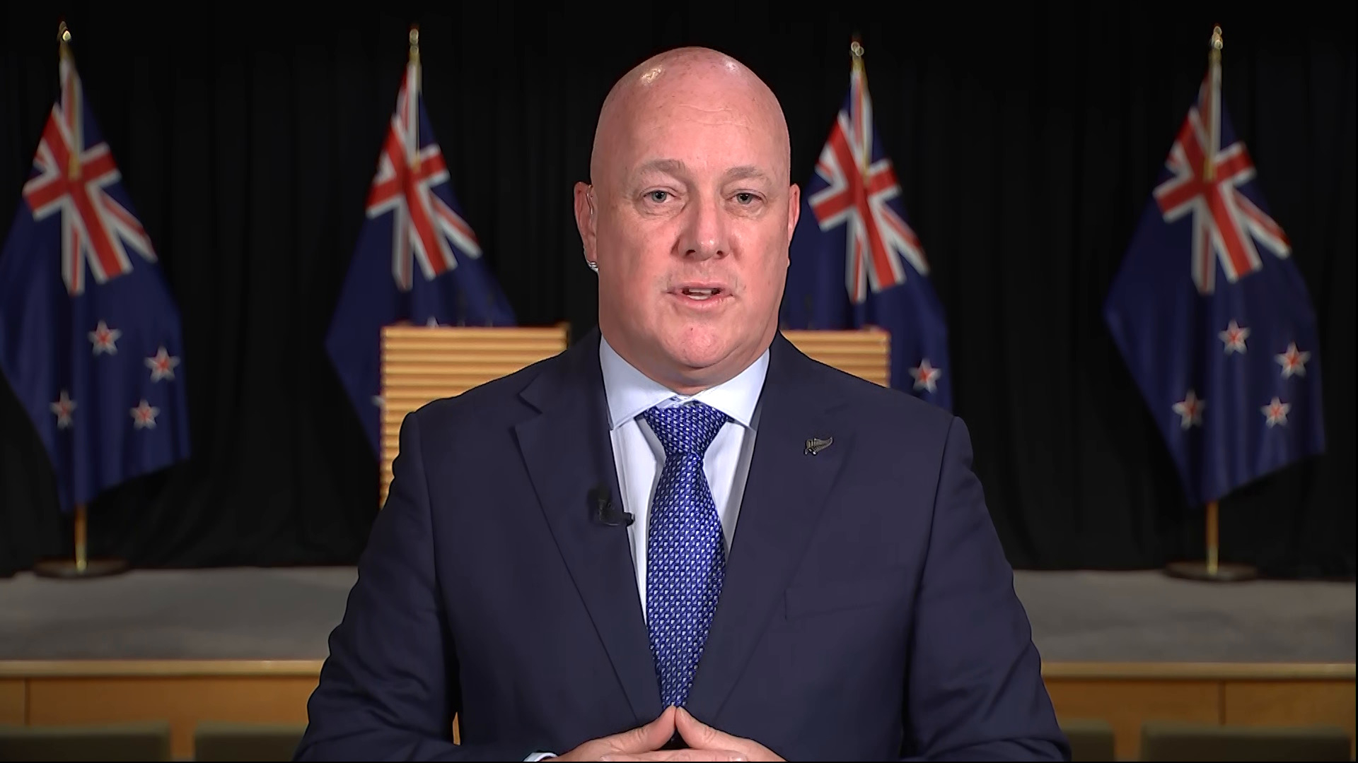 Străinii bogați, atrași să salveze economia