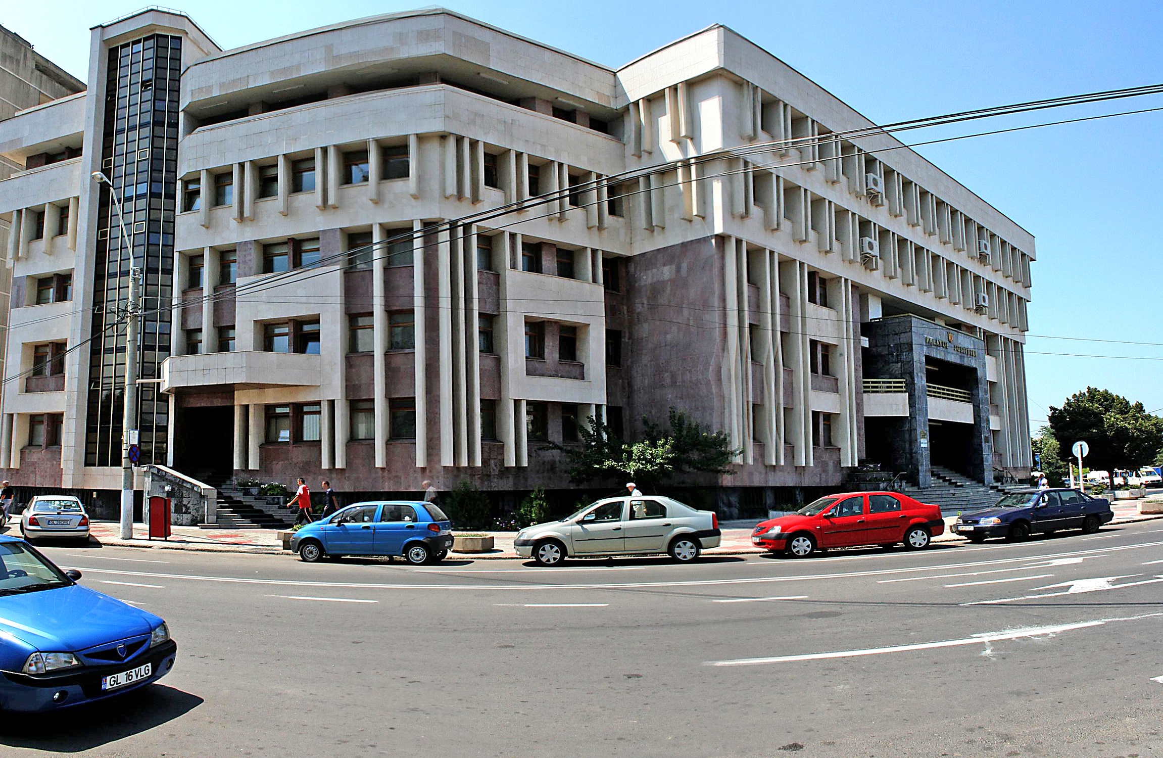 BREVIAR JURIDIC/ Reconstituirea vechimii în muncă