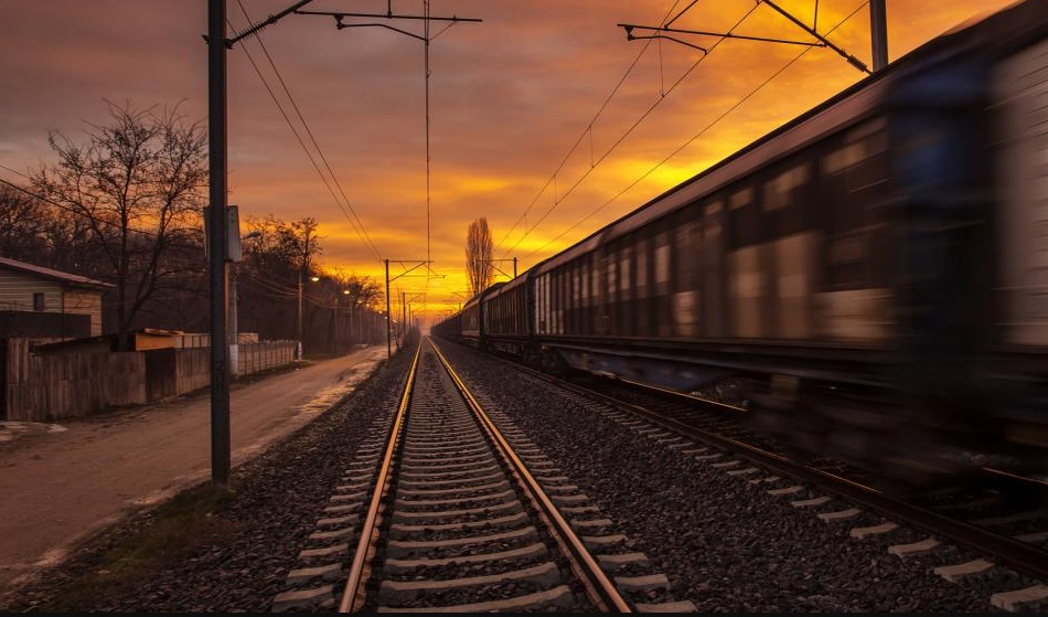 Un bărbat fugit din spital, ucis de trenul Bucureşti - Galaţi