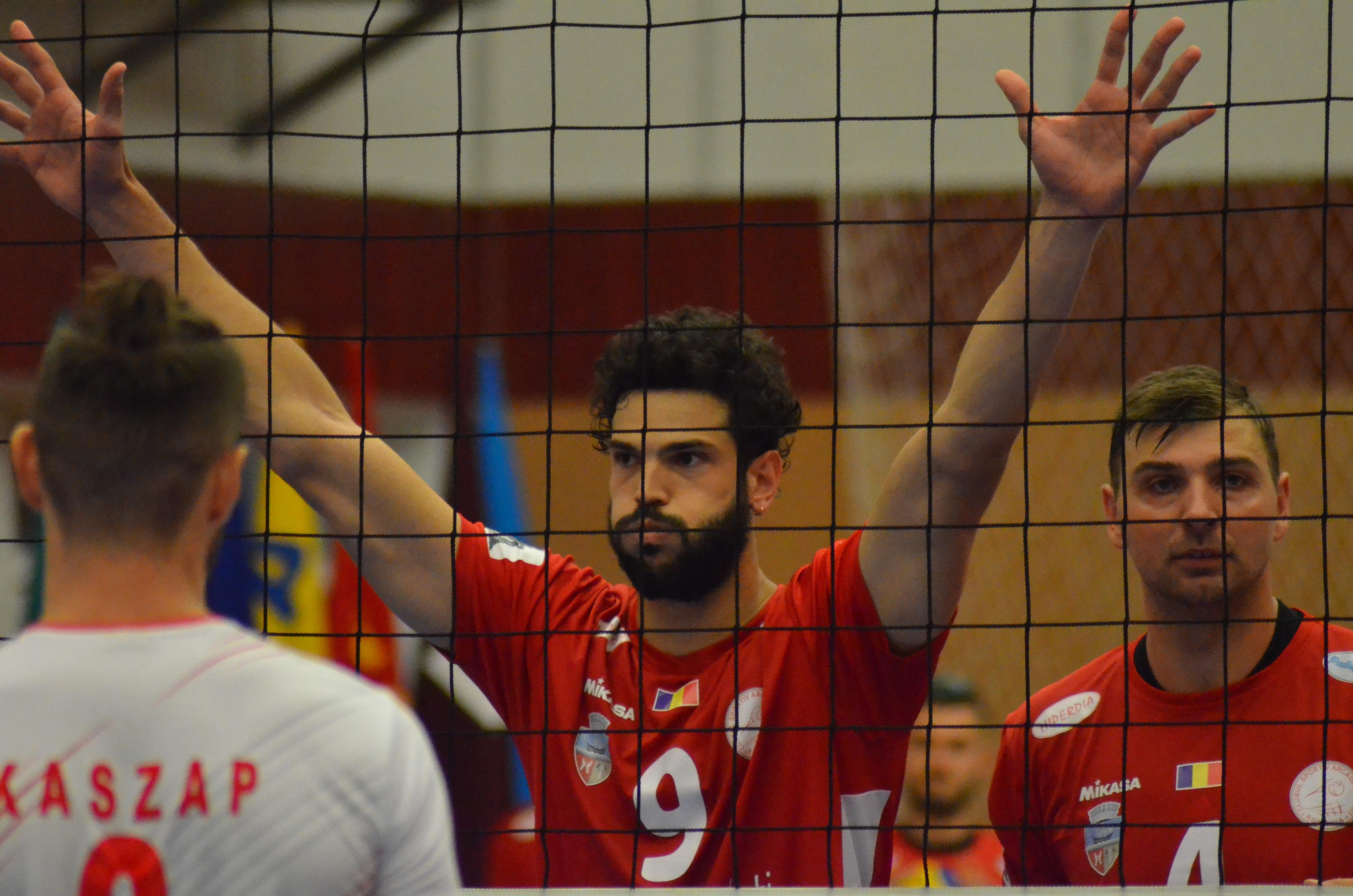 Arcada, în confruntarea ”greilor”