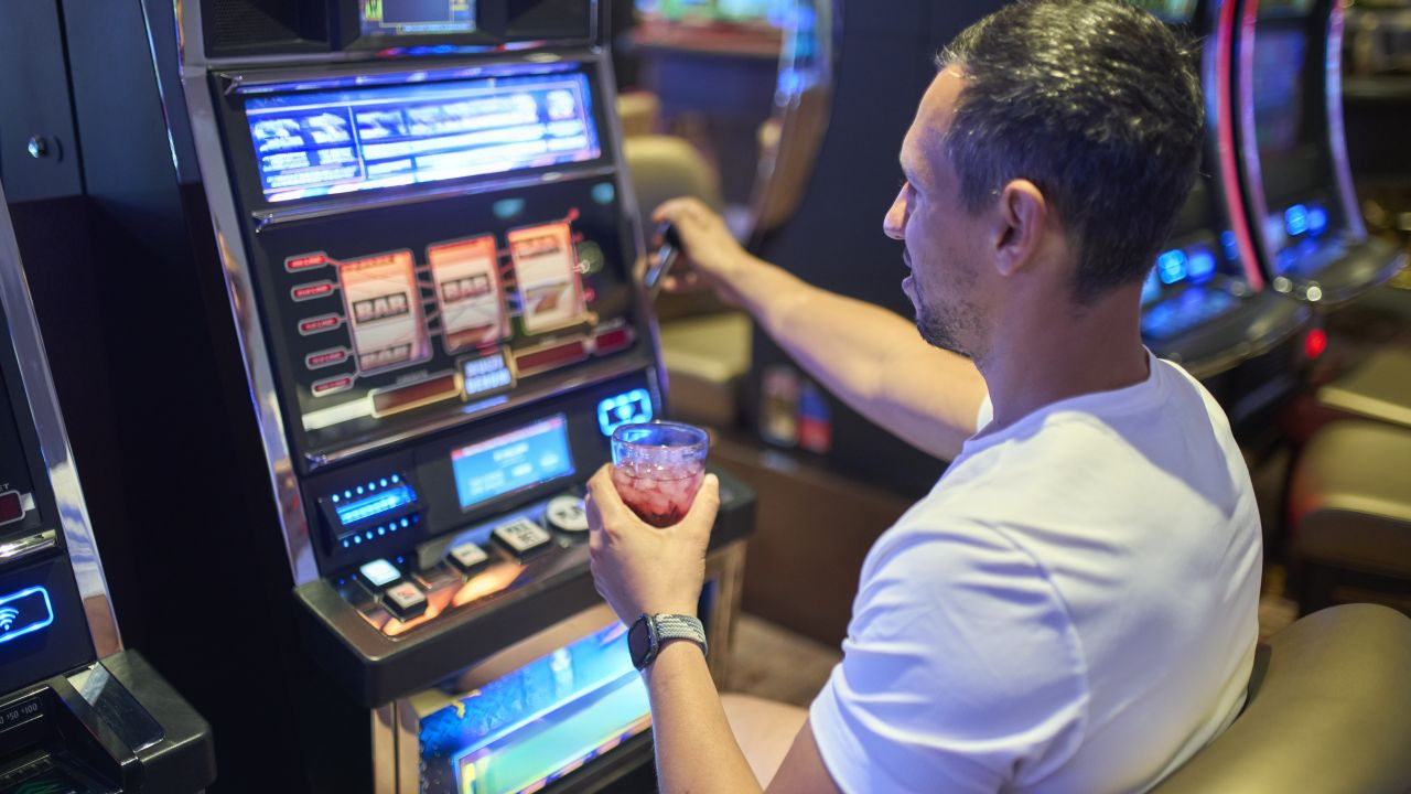 Comuna Șendreni interzice oficial jocurile de noroc