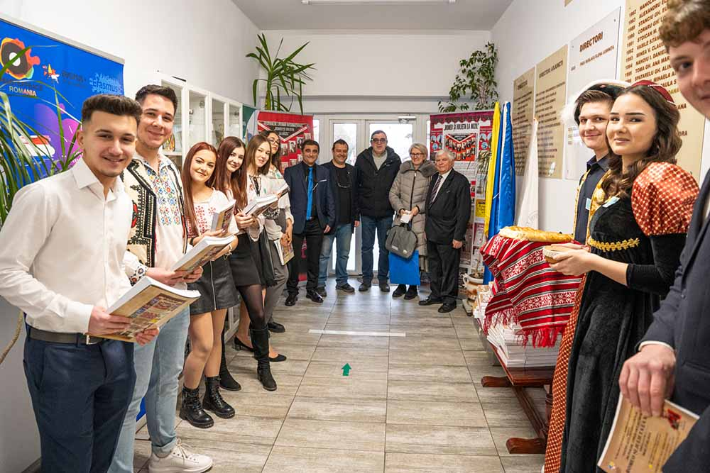 Studentă la „Danubius”, prezentatoare de festival