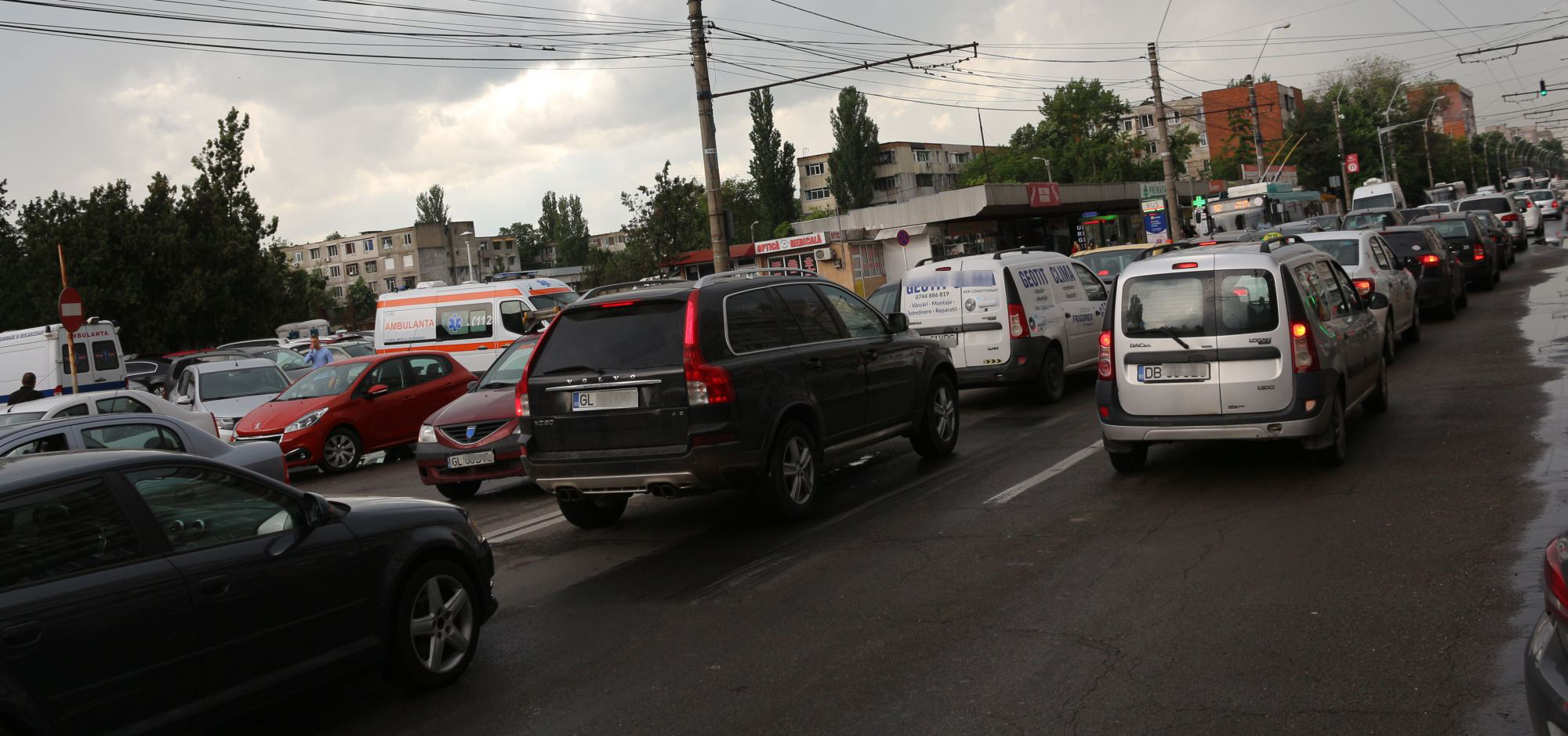 Traficul pe Brăilei, sufocat pentru concertul Forza Zu. Restricţiile de circulaţie vor fi valabile până duminică (FOTO)