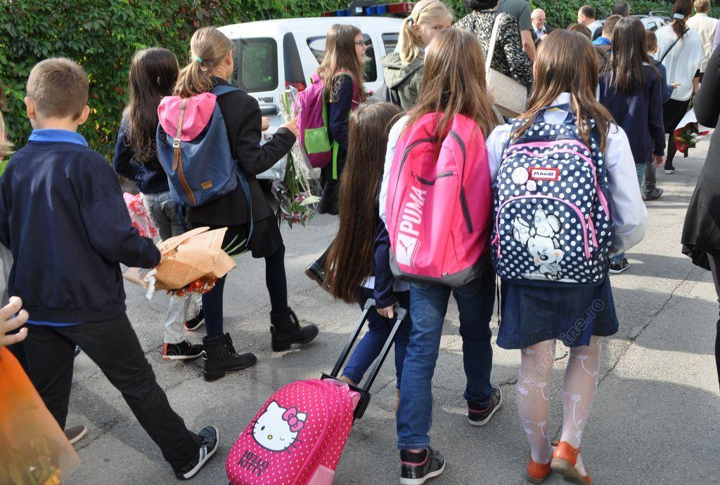 Copiii de la grădiniţă şi clasele primare au intrat în vacanţă