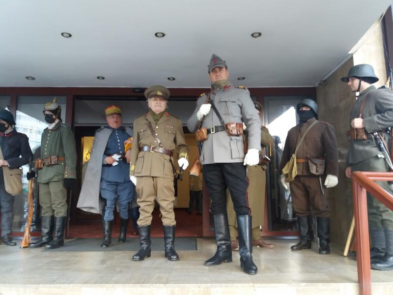 Ziua Unirii, serbată la Alba Iulia, printre români, japonezi şi alte neamuri (FOTO)