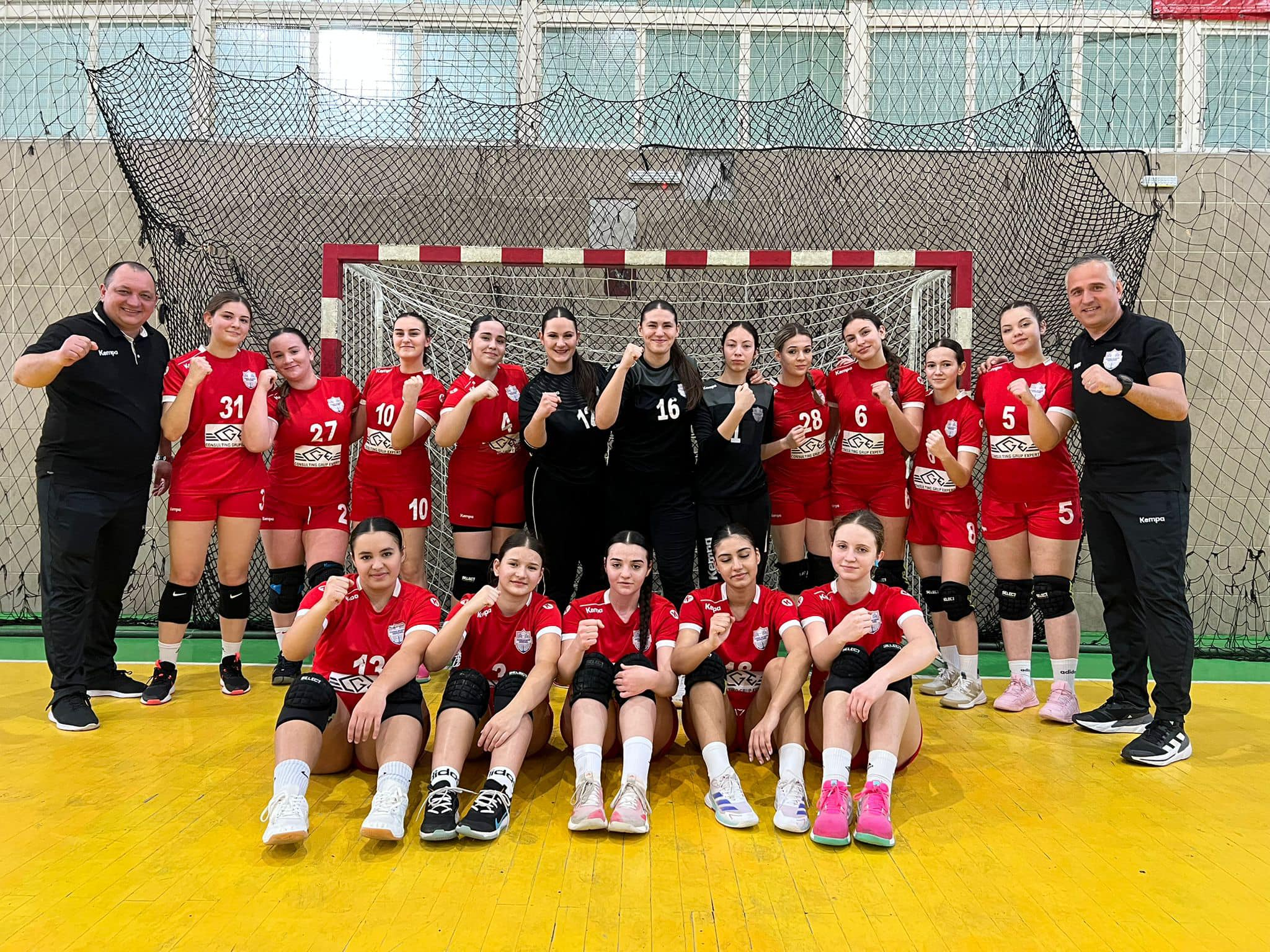 Succes categoric al gălăţencelor la handbal junioare II
