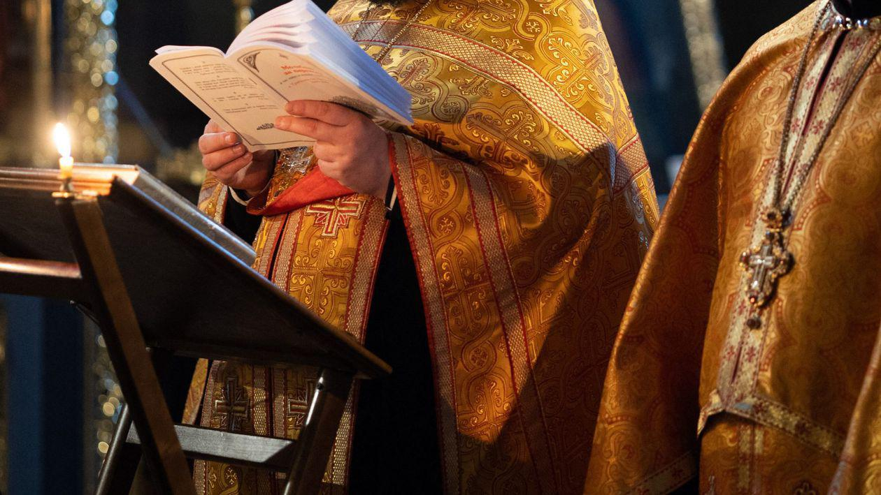 Preotul de la Foltești, acuzat de viol, nu mai are voie să slujească